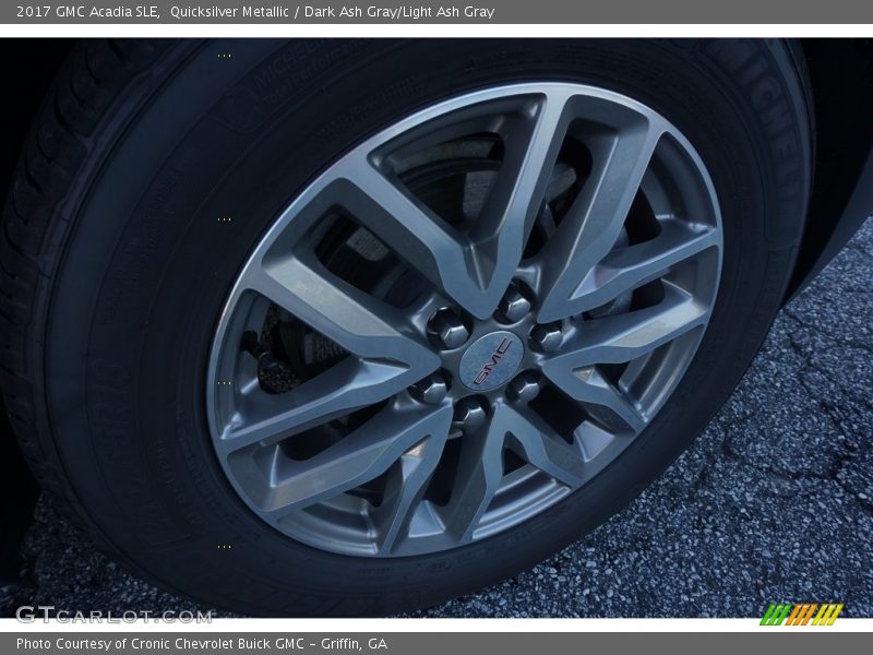 Quicksilver Metallic / Dark Ash Gray/Light Ash Gray 2017 GMC Acadia SLE