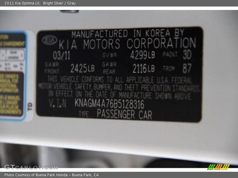 Bright Silver / Gray 2011 Kia Optima LX