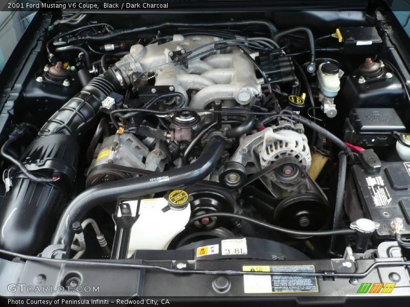 Black / Dark Charcoal 2001 Ford Mustang V6 Coupe