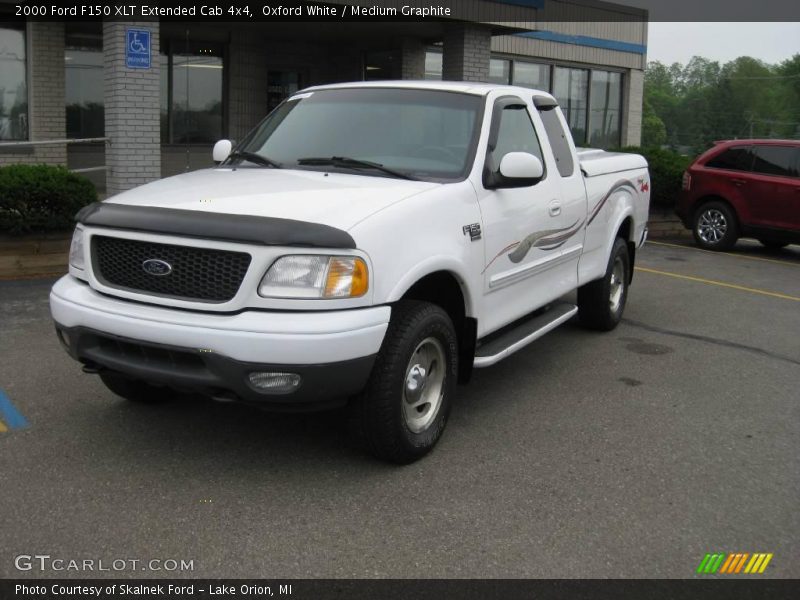 Oxford White / Medium Graphite 2000 Ford F150 XLT Extended Cab 4x4