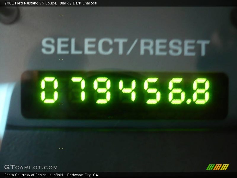 Black / Dark Charcoal 2001 Ford Mustang V6 Coupe