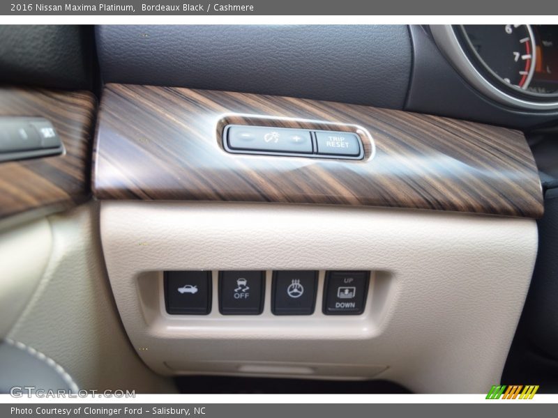 Bordeaux Black / Cashmere 2016 Nissan Maxima Platinum
