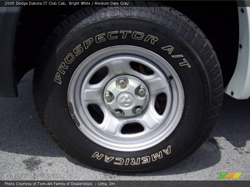 Bright White / Medium Slate Gray 2005 Dodge Dakota ST Club Cab