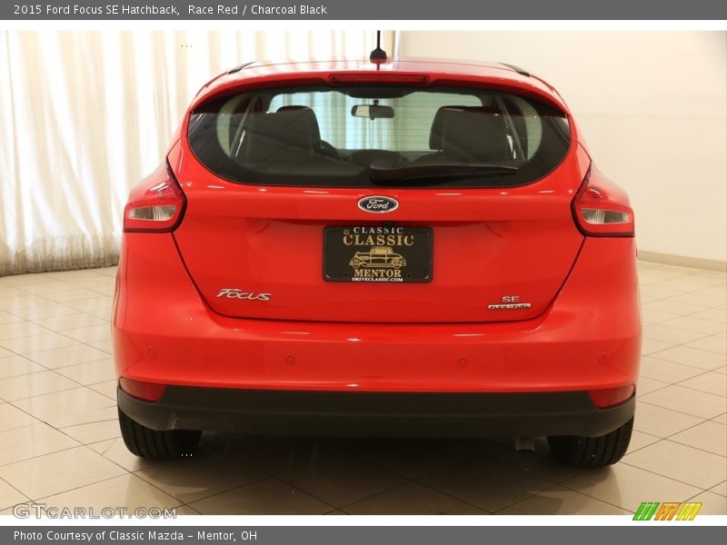 Race Red / Charcoal Black 2015 Ford Focus SE Hatchback