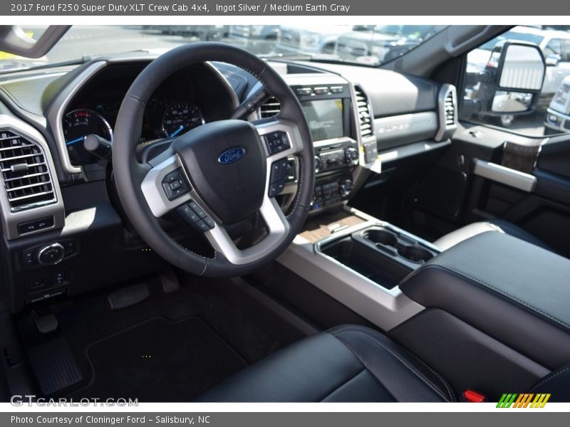Ingot Silver / Medium Earth Gray 2017 Ford F250 Super Duty XLT Crew Cab 4x4