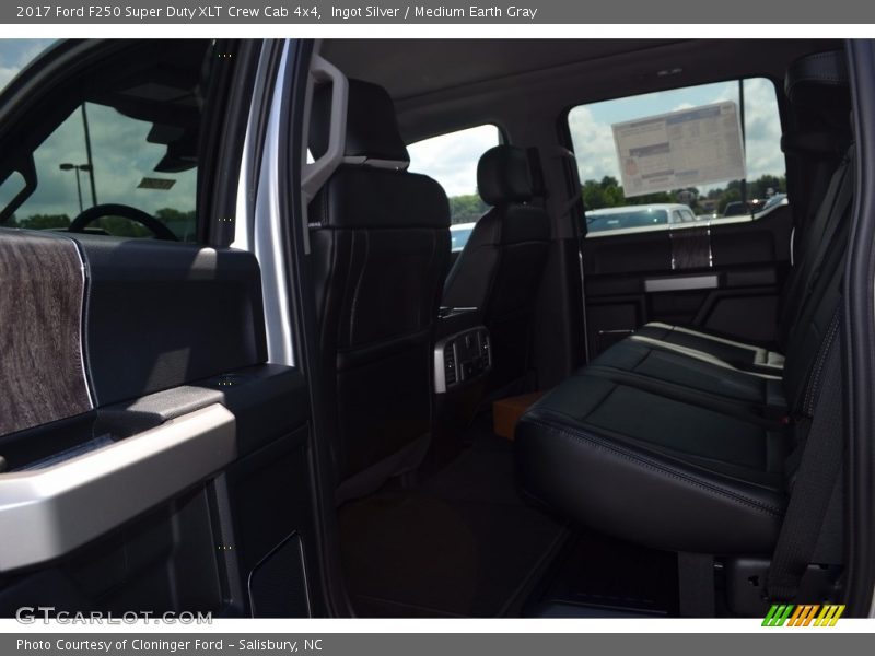 Ingot Silver / Medium Earth Gray 2017 Ford F250 Super Duty XLT Crew Cab 4x4