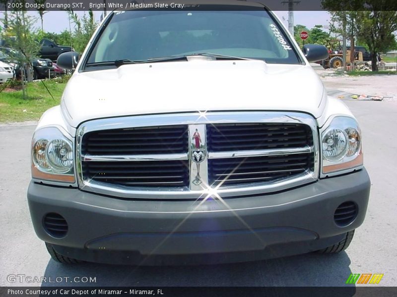 Bright White / Medium Slate Gray 2005 Dodge Durango SXT