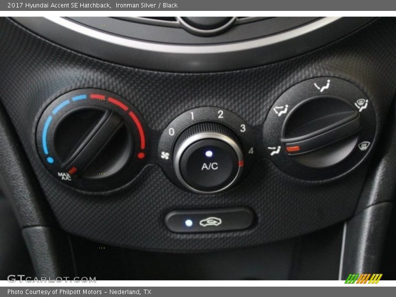 Ironman Silver / Black 2017 Hyundai Accent SE Hatchback