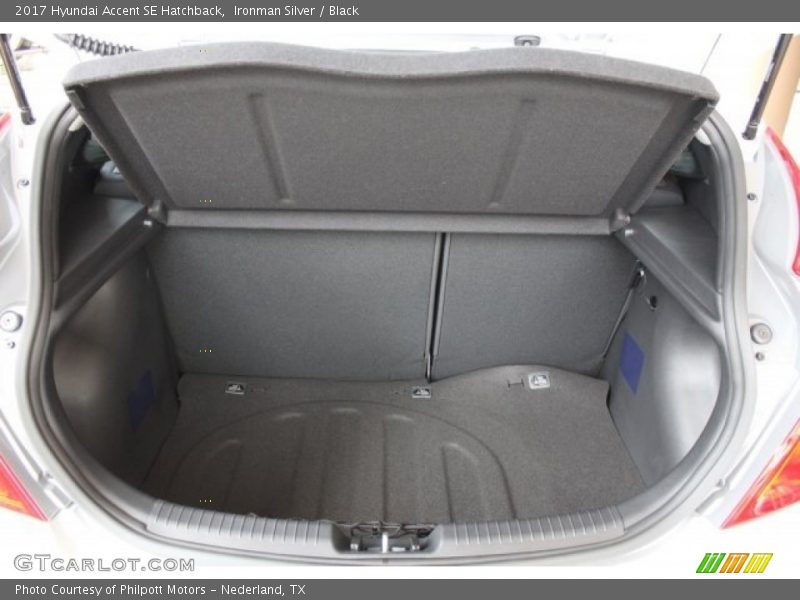 Ironman Silver / Black 2017 Hyundai Accent SE Hatchback