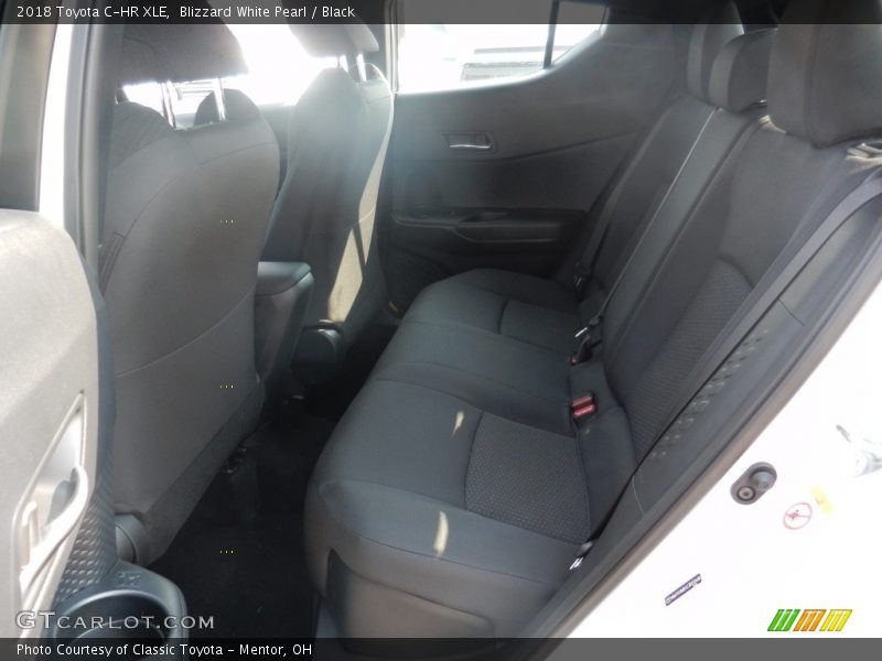 Blizzard White Pearl / Black 2018 Toyota C-HR XLE