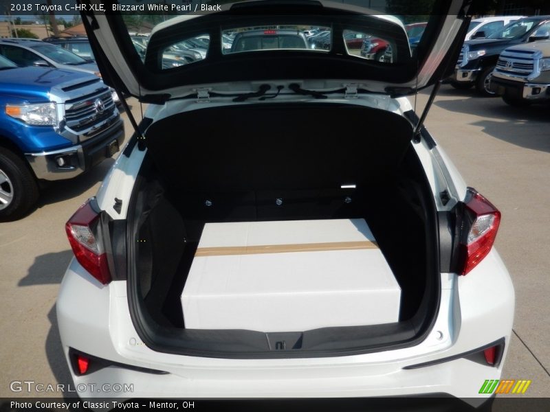 Blizzard White Pearl / Black 2018 Toyota C-HR XLE