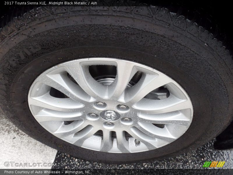 Midnight Black Metallic / Ash 2017 Toyota Sienna XLE