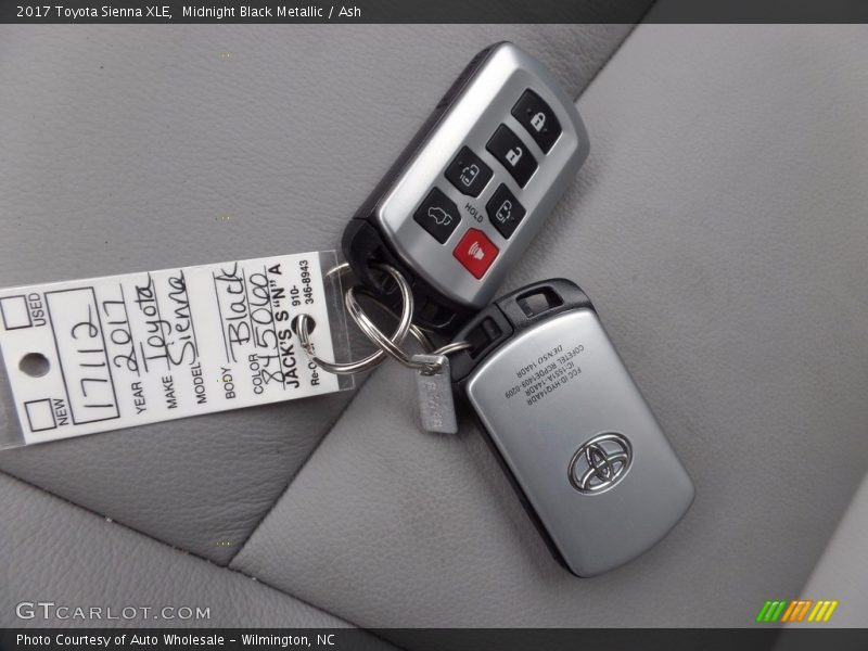 Midnight Black Metallic / Ash 2017 Toyota Sienna XLE