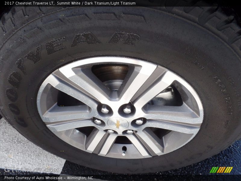 Summit White / Dark Titanium/Light Titanium 2017 Chevrolet Traverse LT