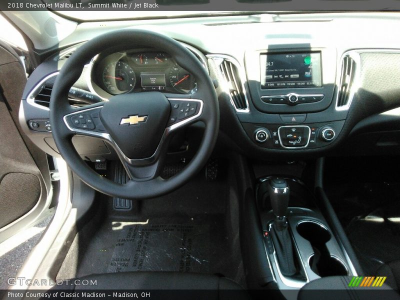 Summit White / Jet Black 2018 Chevrolet Malibu LT