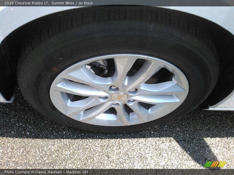 Summit White / Jet Black 2018 Chevrolet Malibu LT