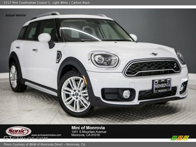 Light White / Carbon Black 2017 Mini Countryman Cooper S