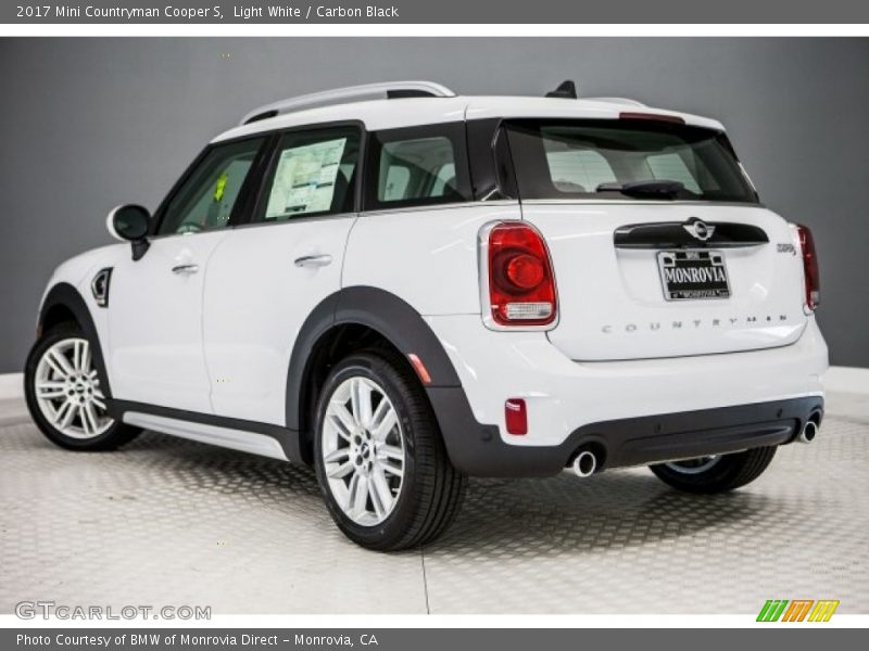 Light White / Carbon Black 2017 Mini Countryman Cooper S