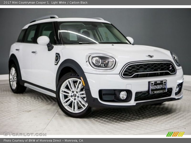Light White / Carbon Black 2017 Mini Countryman Cooper S