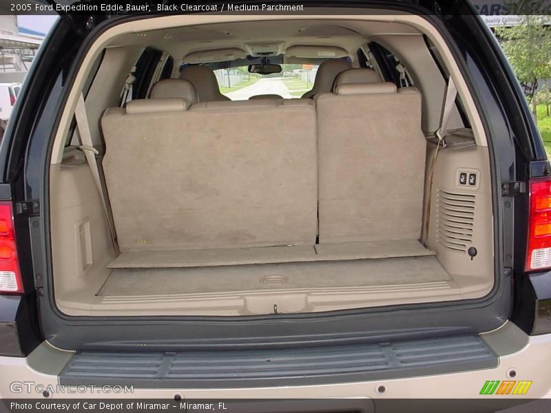 Black Clearcoat / Medium Parchment 2005 Ford Expedition Eddie Bauer