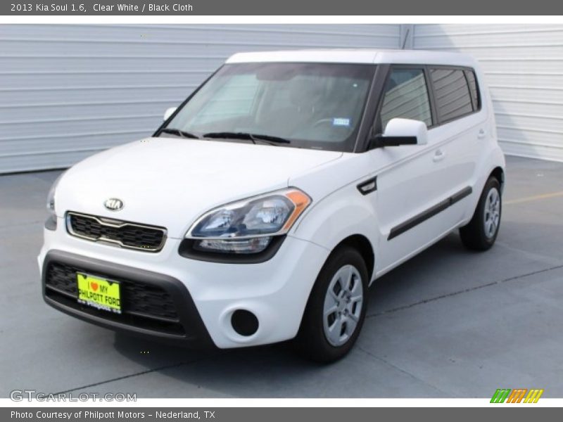 Clear White / Black Cloth 2013 Kia Soul 1.6