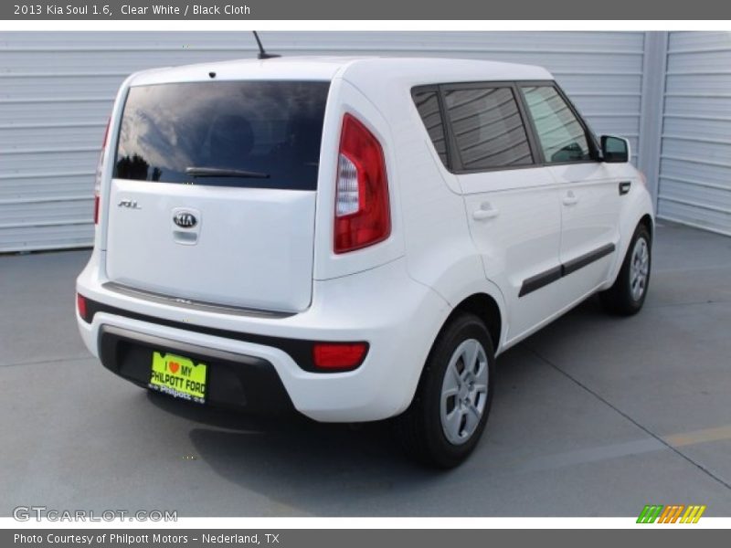 Clear White / Black Cloth 2013 Kia Soul 1.6