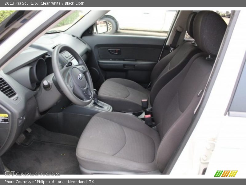 Clear White / Black Cloth 2013 Kia Soul 1.6