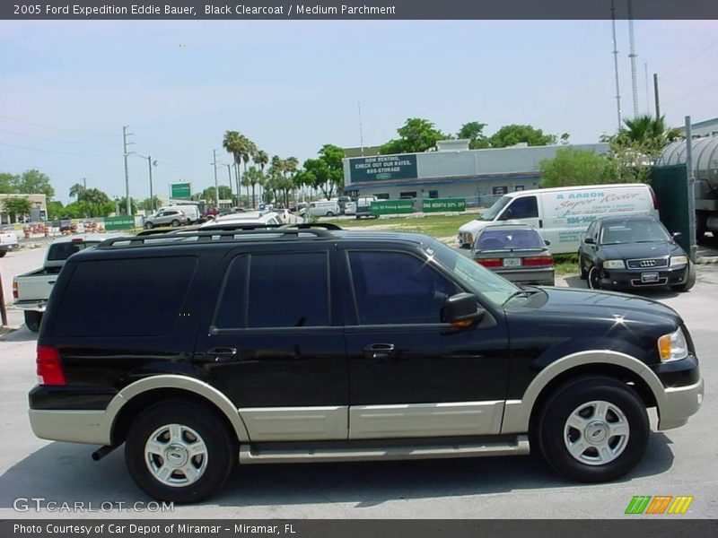 Black Clearcoat / Medium Parchment 2005 Ford Expedition Eddie Bauer