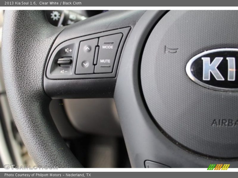Clear White / Black Cloth 2013 Kia Soul 1.6