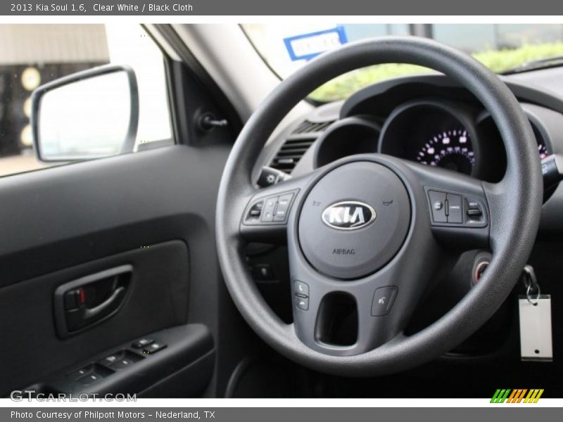 Clear White / Black Cloth 2013 Kia Soul 1.6