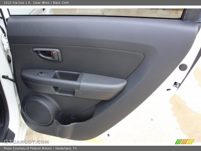 Clear White / Black Cloth 2013 Kia Soul 1.6