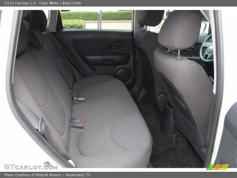Clear White / Black Cloth 2013 Kia Soul 1.6