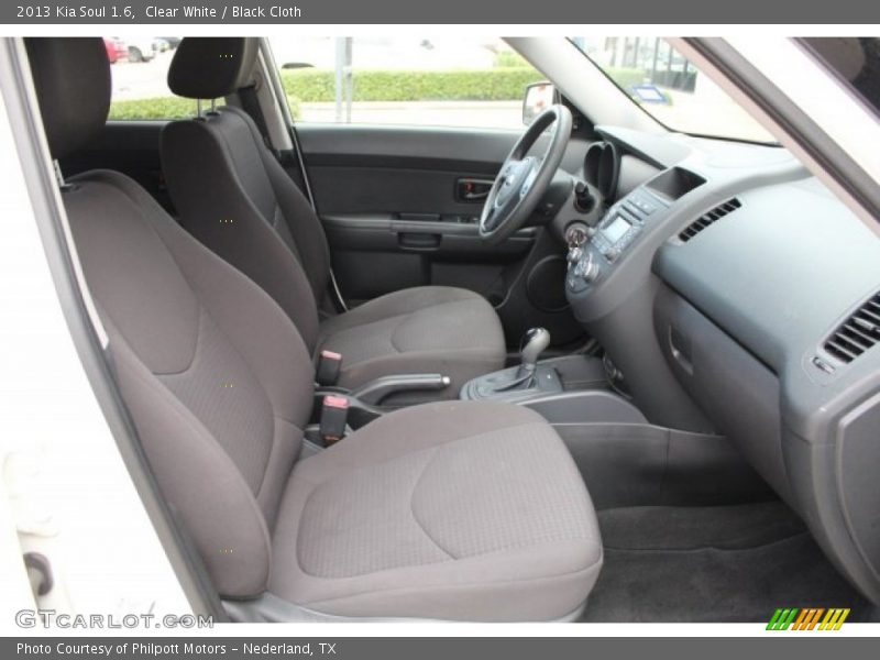 Clear White / Black Cloth 2013 Kia Soul 1.6