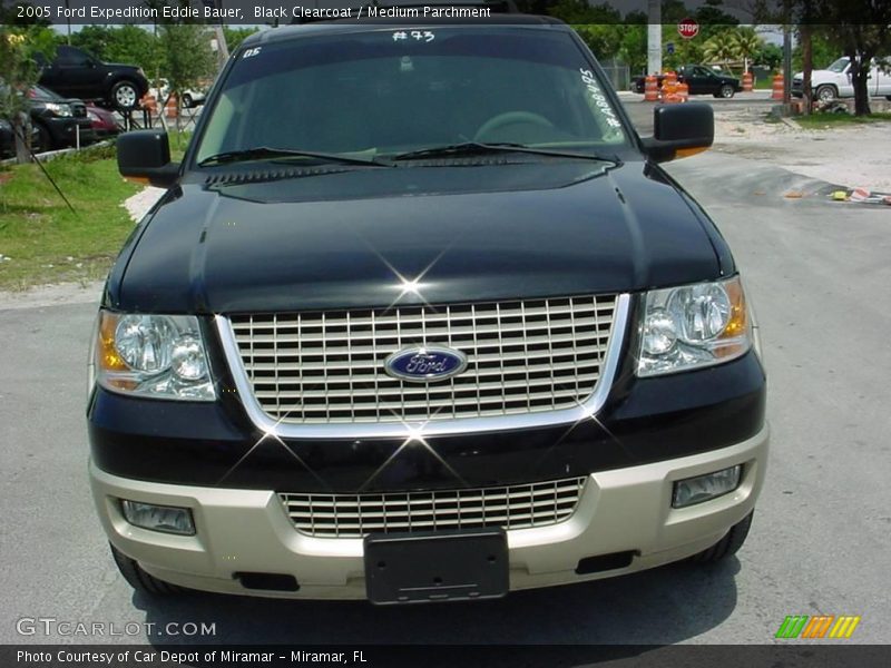 Black Clearcoat / Medium Parchment 2005 Ford Expedition Eddie Bauer