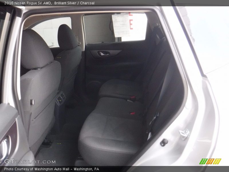 Brilliant Silver / Charcoal 2016 Nissan Rogue SV AWD