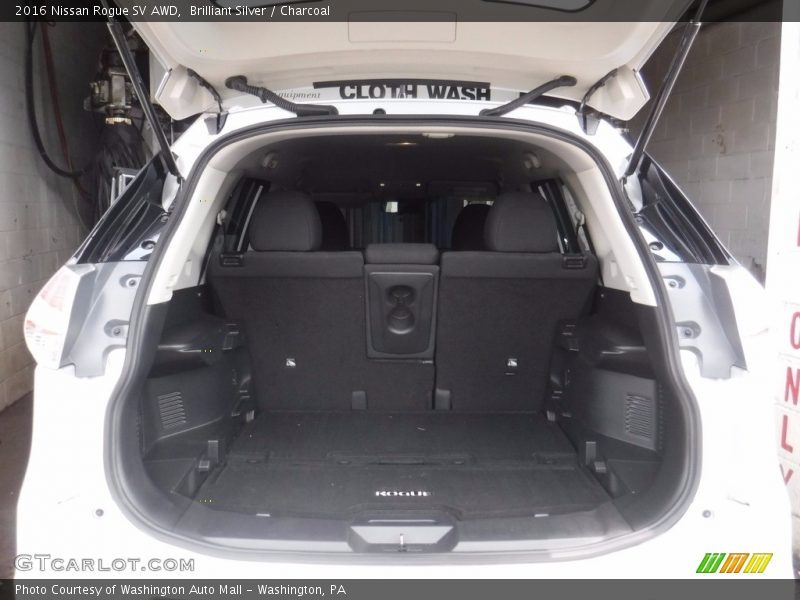 Brilliant Silver / Charcoal 2016 Nissan Rogue SV AWD