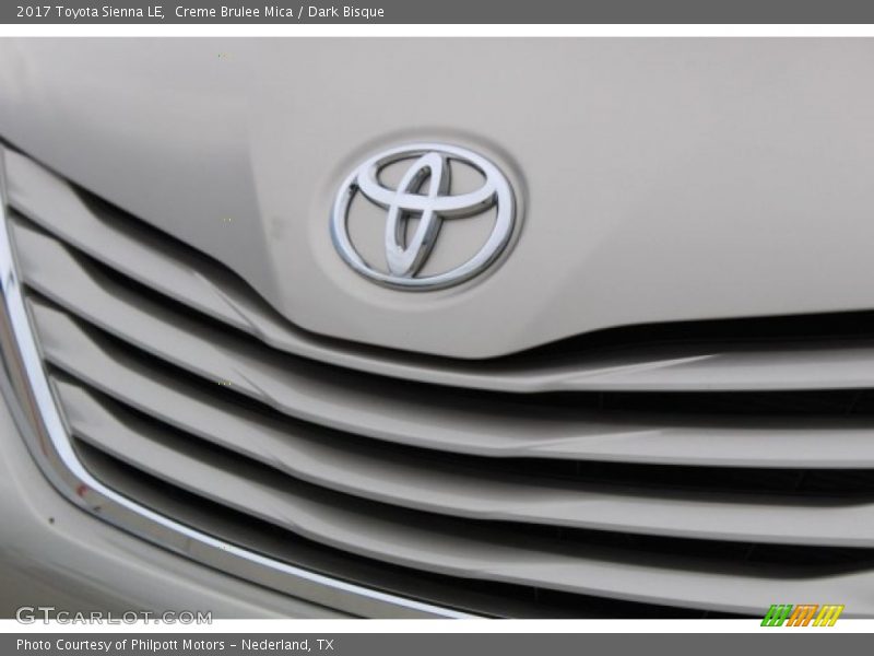 Creme Brulee Mica / Dark Bisque 2017 Toyota Sienna LE