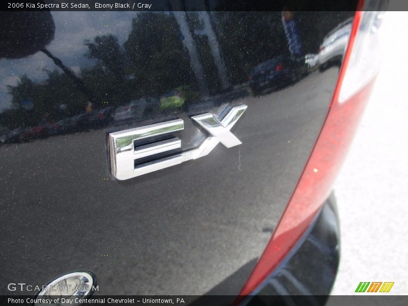 Ebony Black / Gray 2006 Kia Spectra EX Sedan
