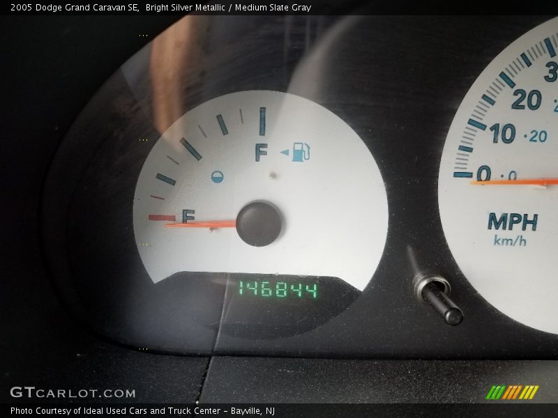 Bright Silver Metallic / Medium Slate Gray 2005 Dodge Grand Caravan SE