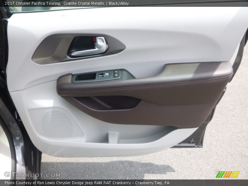 Granite Crystal Metallic / Black/Alloy 2017 Chrysler Pacifica Touring