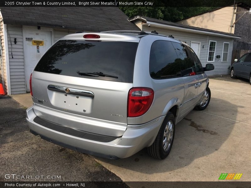 Bright Silver Metallic / Medium Slate Gray 2005 Chrysler Town & Country Limited