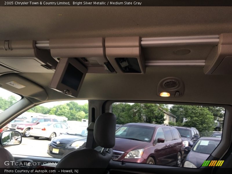 Bright Silver Metallic / Medium Slate Gray 2005 Chrysler Town & Country Limited