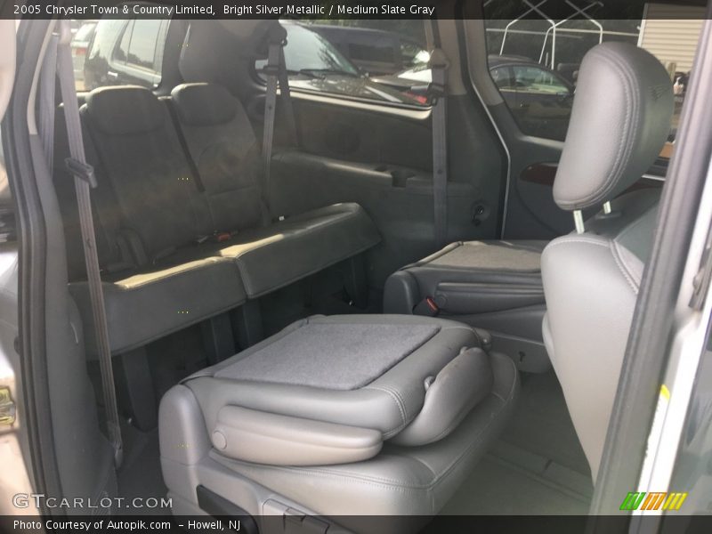 Bright Silver Metallic / Medium Slate Gray 2005 Chrysler Town & Country Limited