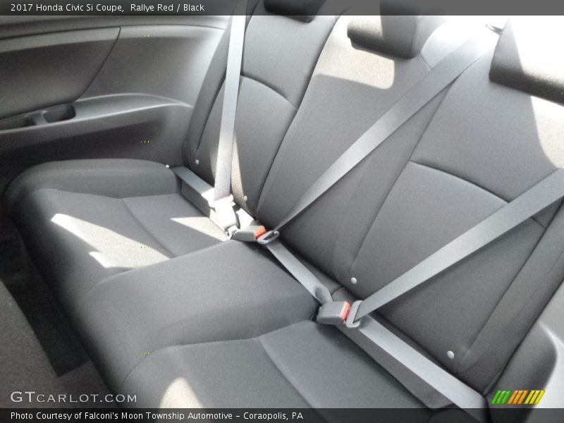 Rear Seat of 2017 Civic Si Coupe