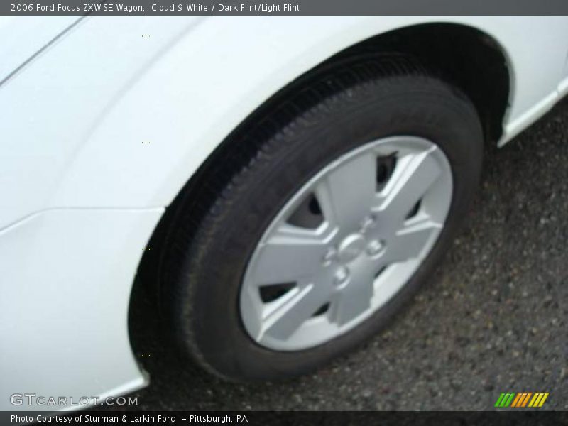 Cloud 9 White / Dark Flint/Light Flint 2006 Ford Focus ZXW SE Wagon