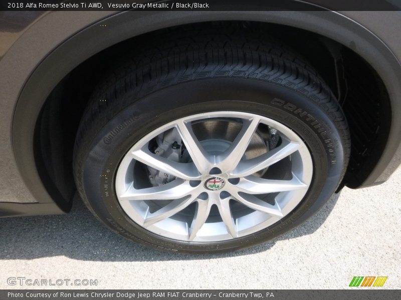 Vesuvio Gray Metallic / Black/Black 2018 Alfa Romeo Stelvio Ti AWD