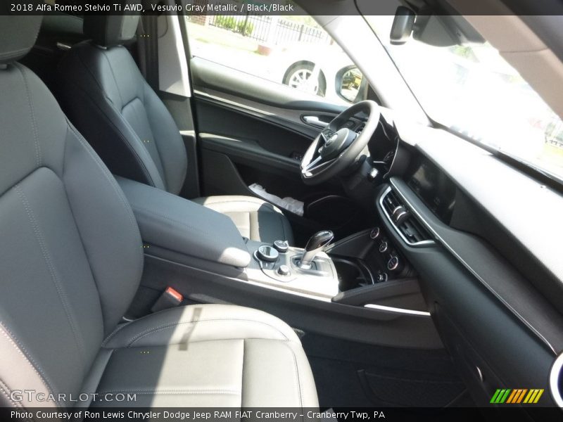 Vesuvio Gray Metallic / Black/Black 2018 Alfa Romeo Stelvio Ti AWD