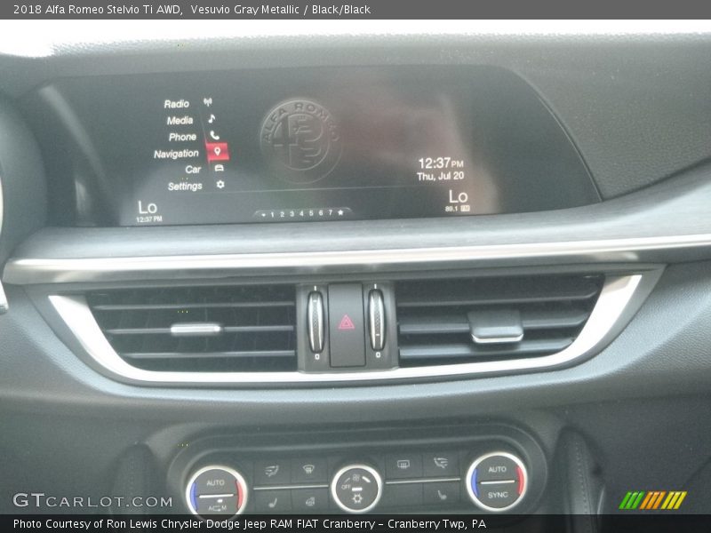 Vesuvio Gray Metallic / Black/Black 2018 Alfa Romeo Stelvio Ti AWD