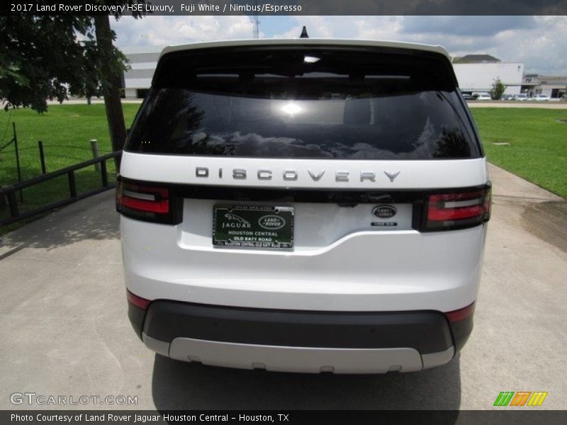 Fuji White / Nimbus/Espresso 2017 Land Rover Discovery HSE Luxury
