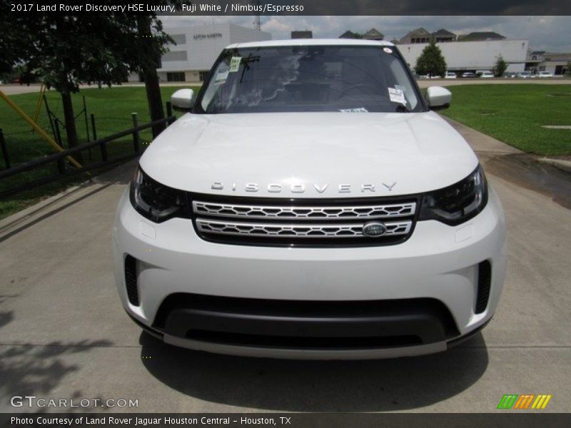 Fuji White / Nimbus/Espresso 2017 Land Rover Discovery HSE Luxury